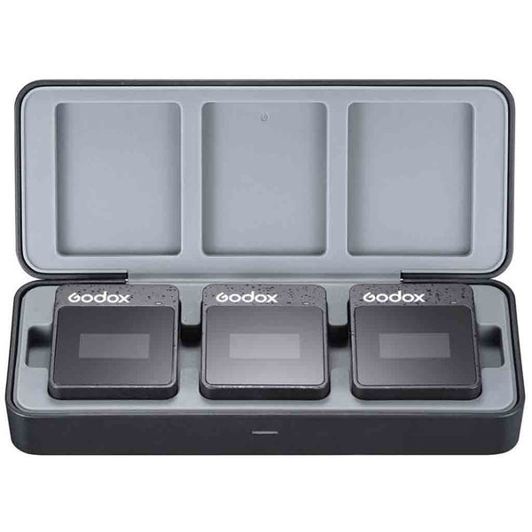 MIc Set in the Charge Case of the Godox Movelink II M2