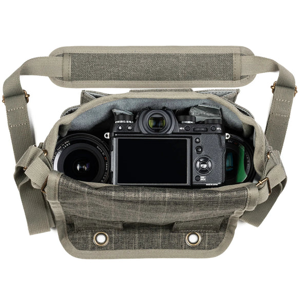 Gear Carry Demonstration of the Think Tank Retrospective 4 V2.0 Pinestone Shoulder Bag