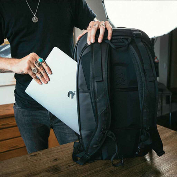 Laptop Compartment of the Nomatic McKinnon Backpack 35L