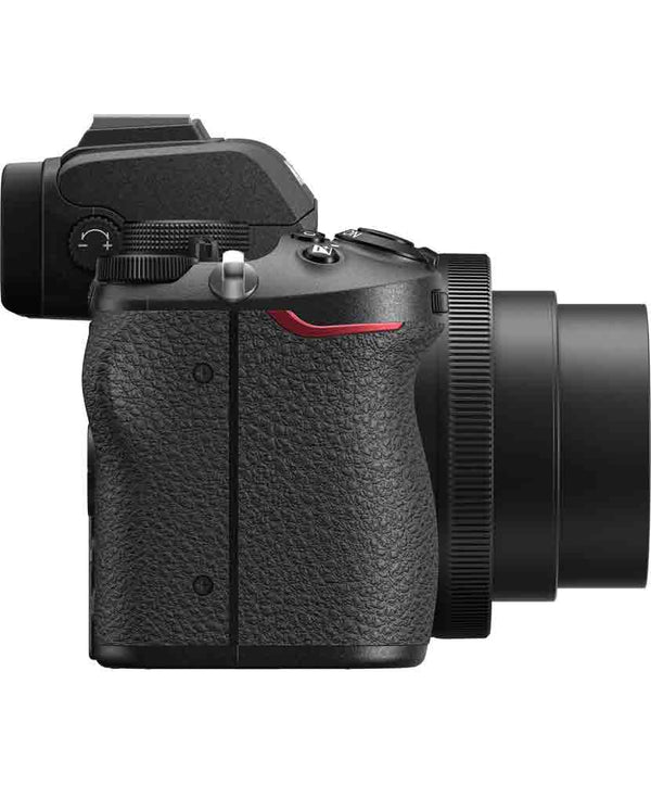 Grip side of Nikon Z50 with extended lens