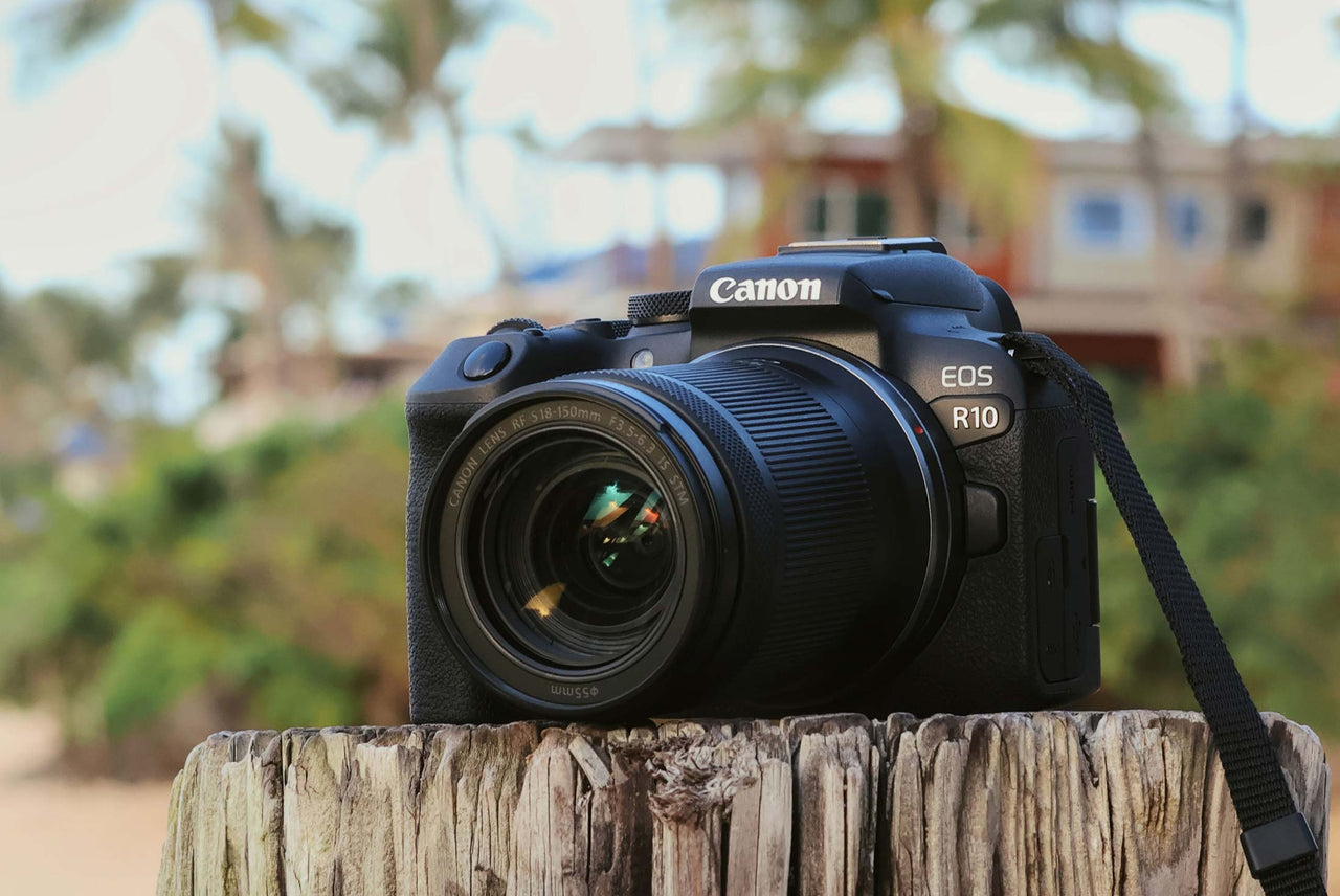 Canon EOS R10 sitting on pillar