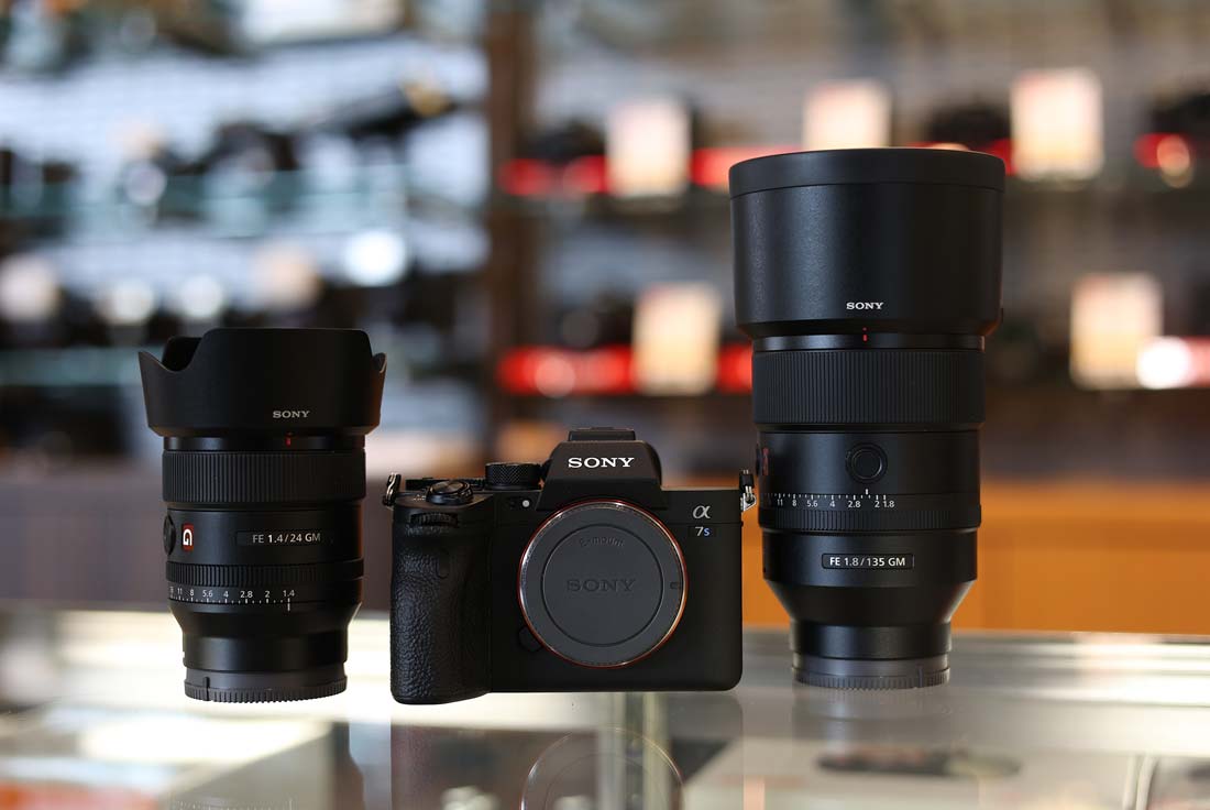 Mirrorless camera or DSLR camera: which is right for ME?