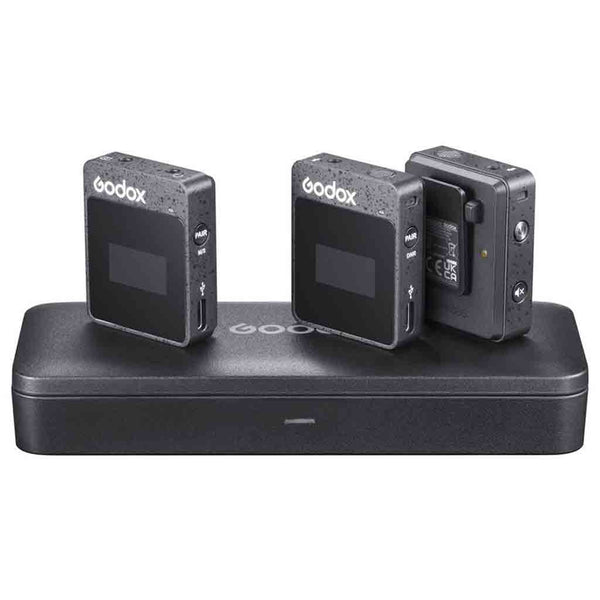 Transmitter & Receivers with Charge Case of the Godox Movelink II M2