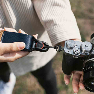 Anchor Links of the Peak Design Slide Lite Camera Strap Midnight Blue