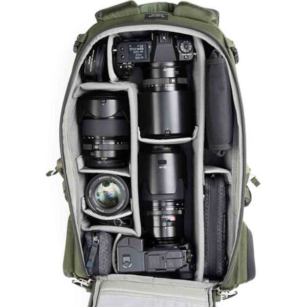 Carry Demonstration of the Think Tank Mindshift Backlight 26L Backpack Montane Green
