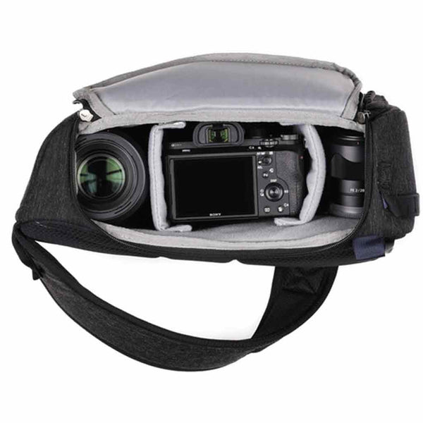 Camera Carry Demonstration of the Think Tank Urban Access 8 Sling