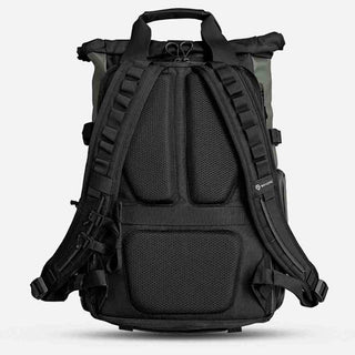 Shoulder Straps of the Wandrd Prvke 21 3.0 Wasatch Green