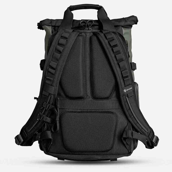 Shoulder Straps of the Wandrd Prvke 21 3.0 Wasatch Green