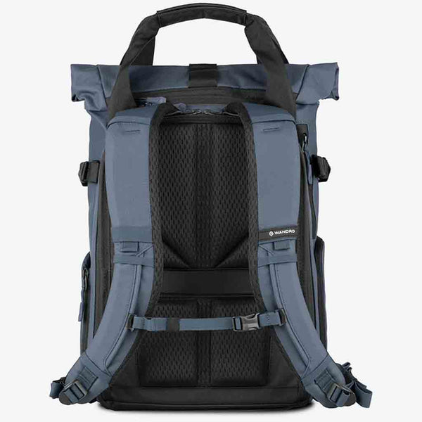 Shoulder Straps of the Wandrd Prvke 31 3.0 Aegean Blue