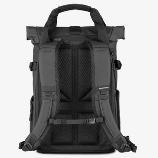 Shoulder Straps of the Wandrd Prvke 31 3.0 Backpack Black