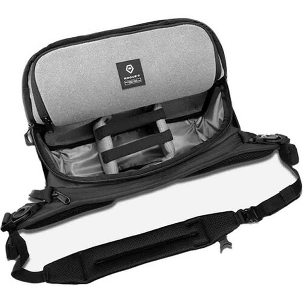Interior of the Wandrd Rogue Sling 9L V2 Black