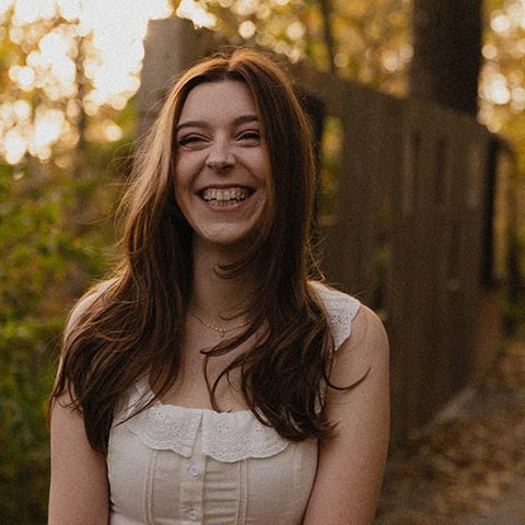 <h3>Mia</h3><p>Travel and Pet Photography</p><p><strong>Years of Experience: 6</strong></p><p>Email Mia to Schedule</p>