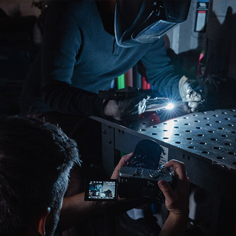 <h4 style="text-align: center;">Impressive Low-light Performance</h4> <p style="text-align: center;">Autofocus in near-total darkness with AF detection down to -10EV. Hand-hold shots confidently with up to 7.5 stops of built-in image stabilization.</p>