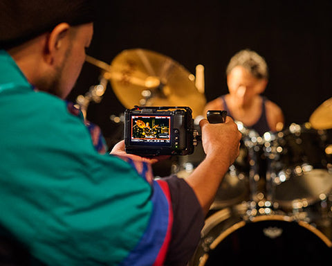 <h4>32-bit float audio.</h4><p> Wide dynamic range audio recording built-in with reduced risk of clipping.</p>