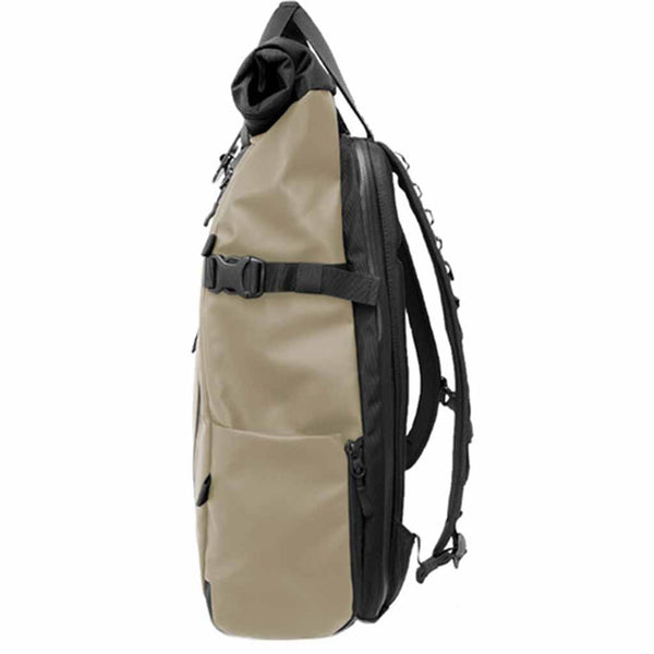 Tripod/Water Bottle Pocket of the WANDRD PRVKE 21 3.0 Yuma Tan