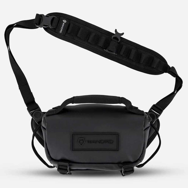 Front Side of the Wandrd Roam Sling 3L Black