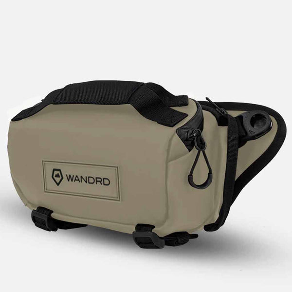 Rear Side Padding of Shoulder Strap & Camera Compartment of the Wandrd Roam Sling 3L black